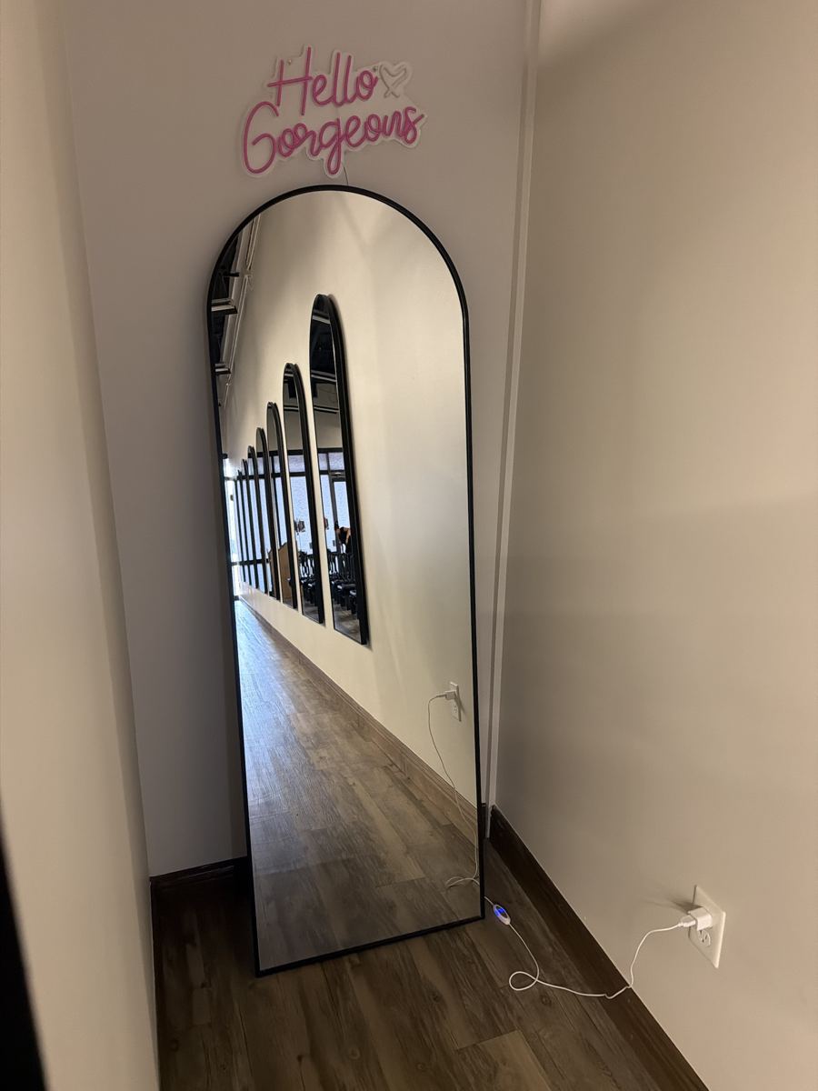 Spotless studio mirror